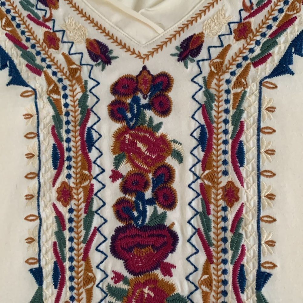 Calessa Embroidered Cream Women's Top Tunic V-Neck Long Sleeve Size L - Picture 8 of 11